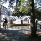 058 - Kids playing in Charleston fountain - 20-05-2017